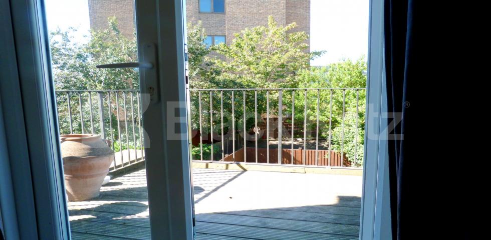 			NEW INSTRUCTION- PRIVATE ROOF TERRACE , 3 Bedroom, 1 bath, 1 reception Apartment			 Weltje Road, , Hammersmith